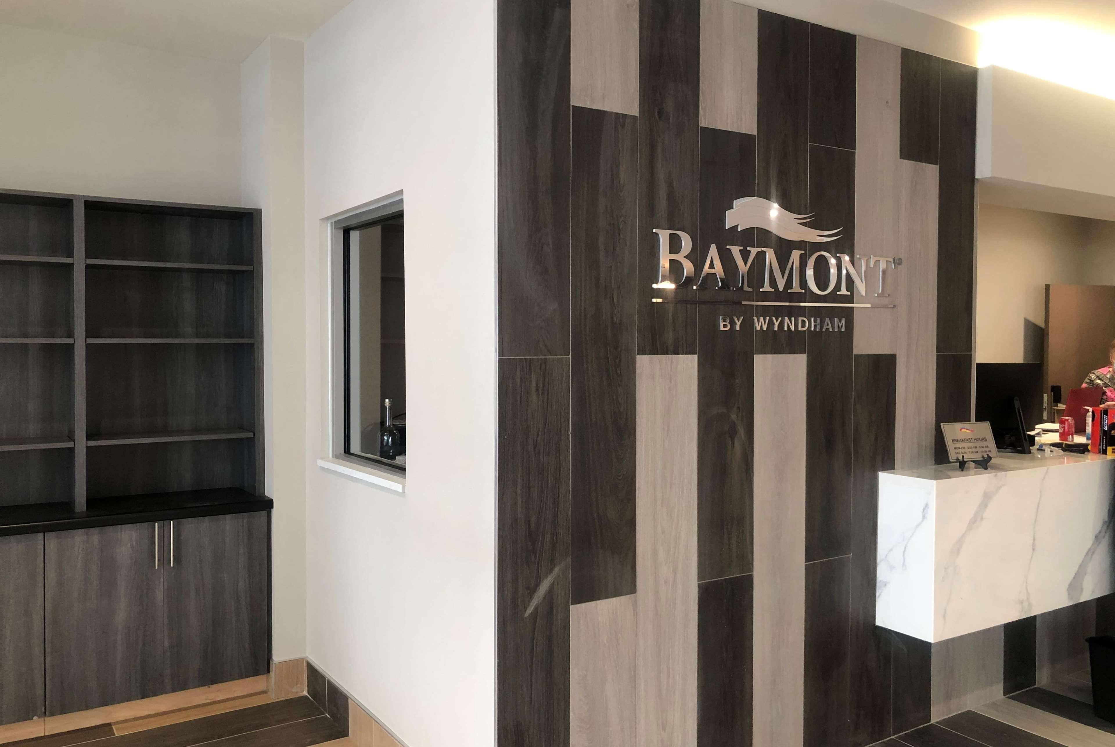 Baymont By Wyndham Madison Hotel Exterior foto