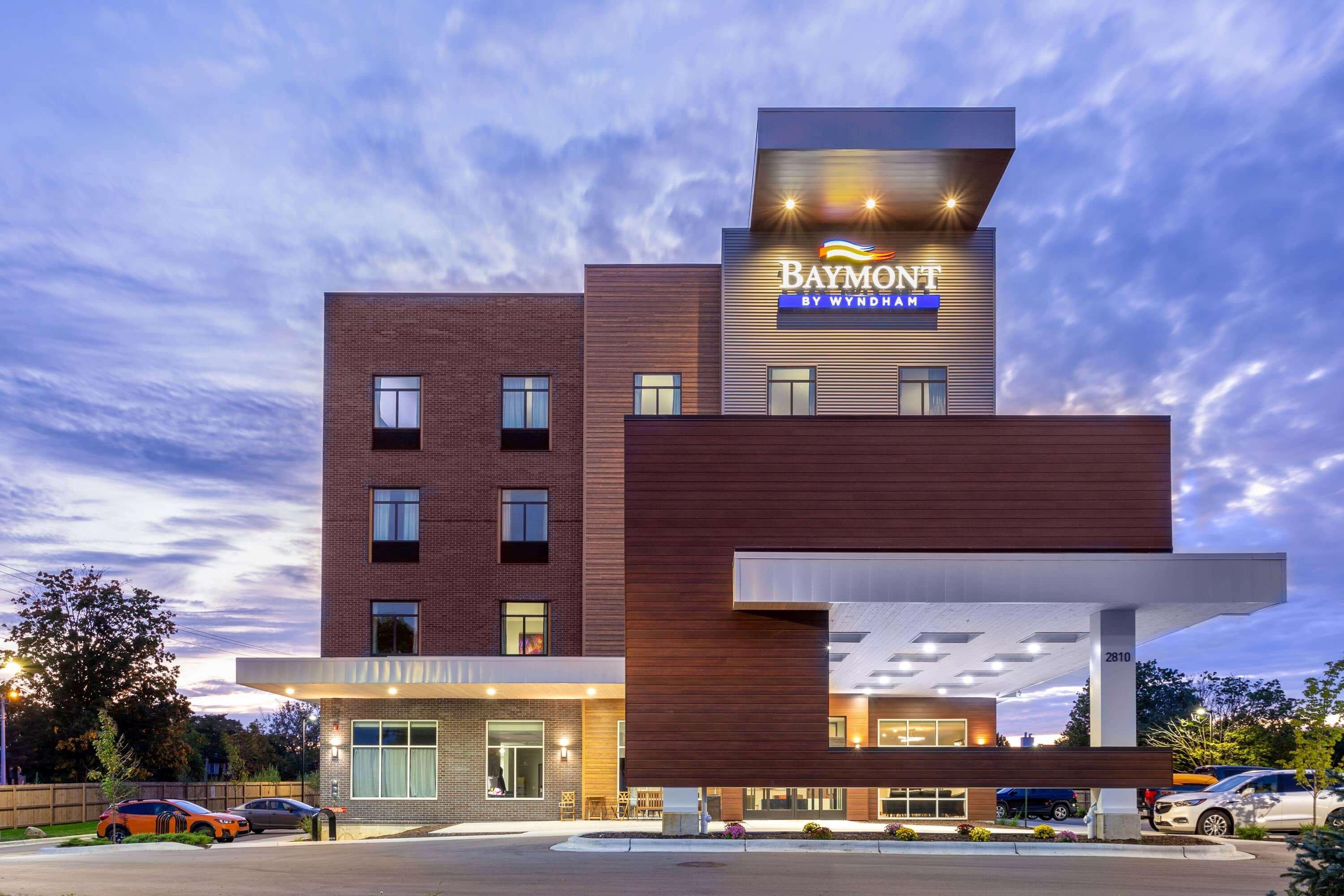 Baymont By Wyndham Madison Hotel Exterior foto