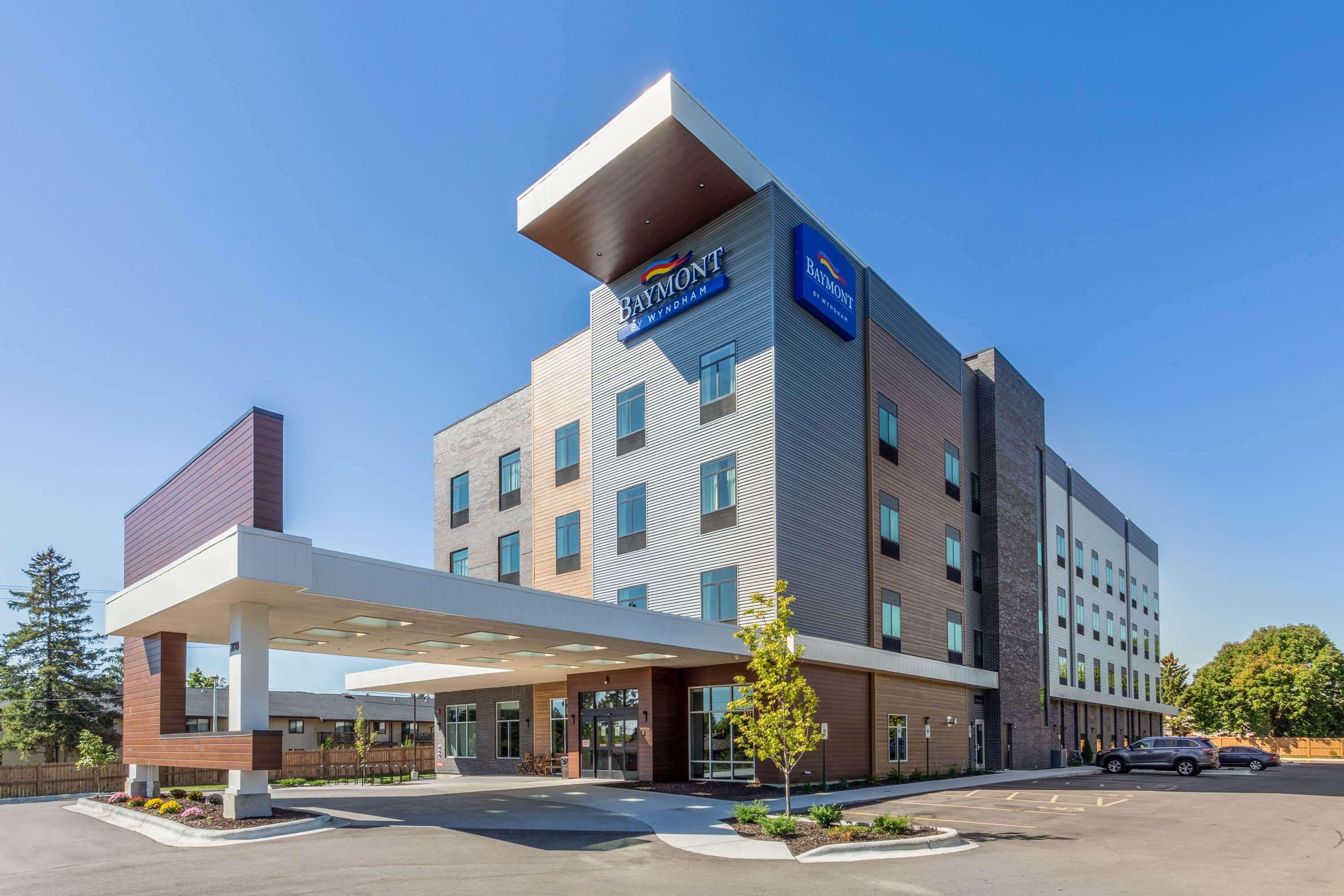Baymont By Wyndham Madison Hotel Exterior foto